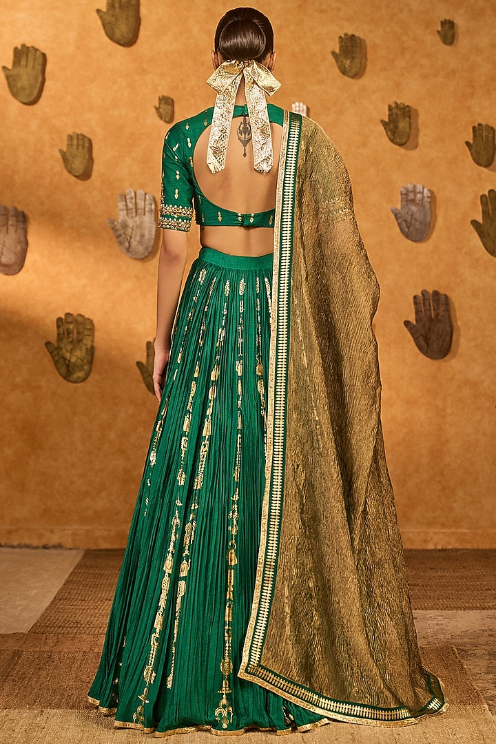 Green Raw Silk Foil Printed Crushed Wedding Lehenga Set by Masaba at Pernia's Pop Up Shop