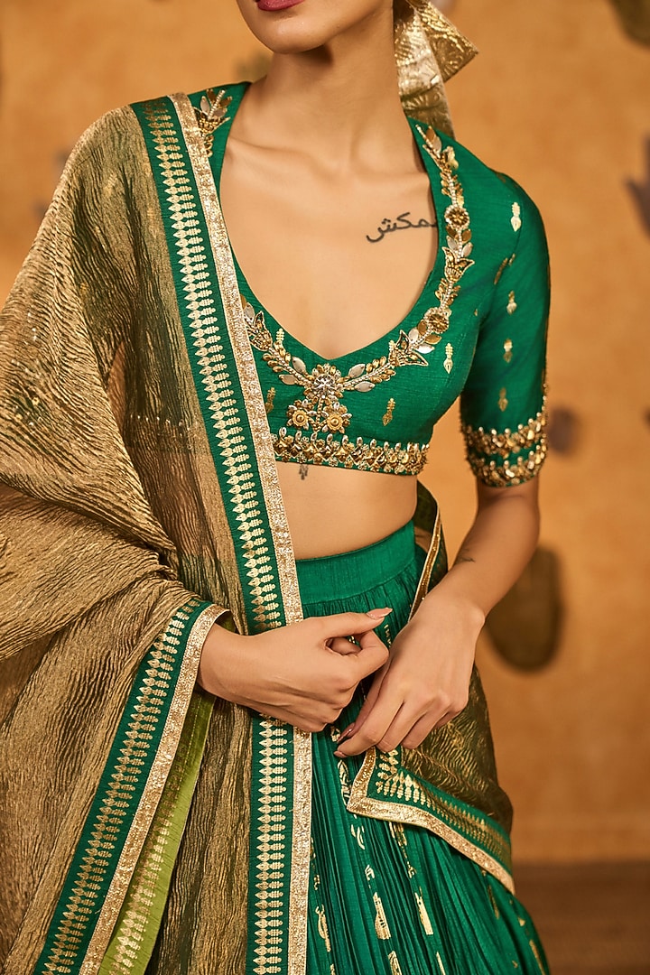 Green Raw Silk Foil Printed Crushed Wedding Lehenga Set by Masaba at Pernia's Pop Up Shop