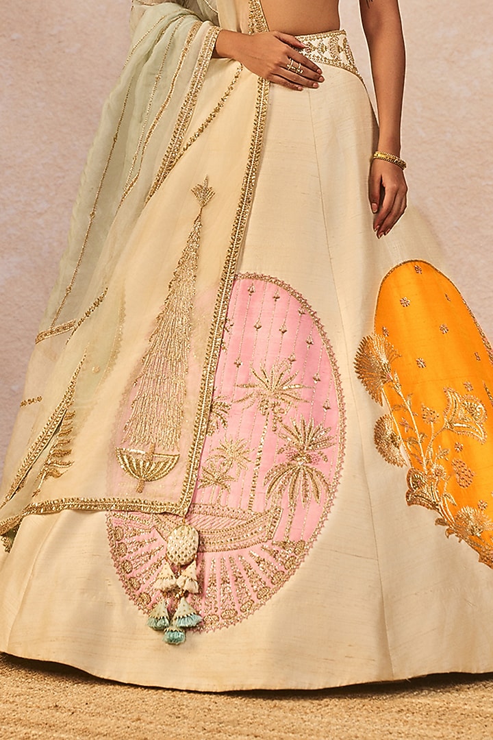 Ivory Raw Silk Chaand Kashti & Gul Jharokha Embroidered Bridal Lehenga Set by Masaba at Pernia's Pop Up Shop