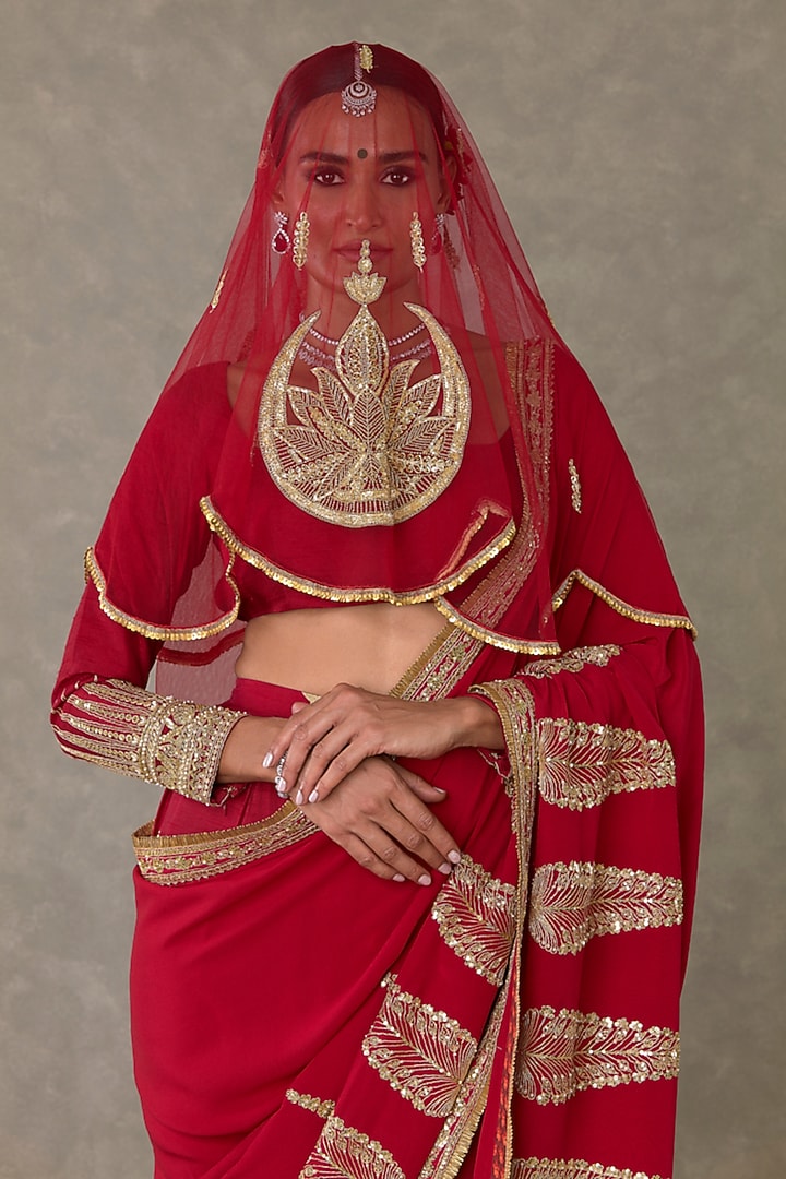 Red Son Patti Crepe Silk Motif Embroidered Reception Saree Set by Masaba at Pernia's Pop Up Shop
