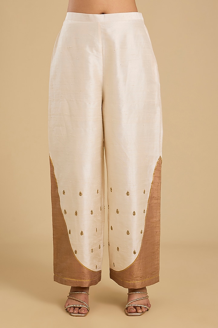 Ivory Raw Silk Dainty Motif Embroidered Kurta Set by Masaba at Pernia's Pop Up Shop