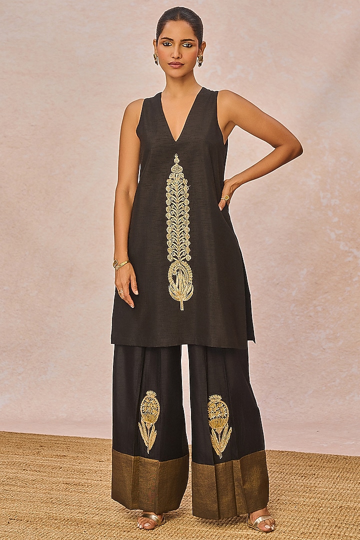 Black Heavy Raw Silk Gul Chaand Motif Embroidered Blazer Set by Masaba at Pernia's Pop Up Shop