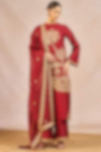 Cranberry Red Silk Kashti Motif Embroidered Kurta Set by Masaba at Pernia's Pop Up Shop