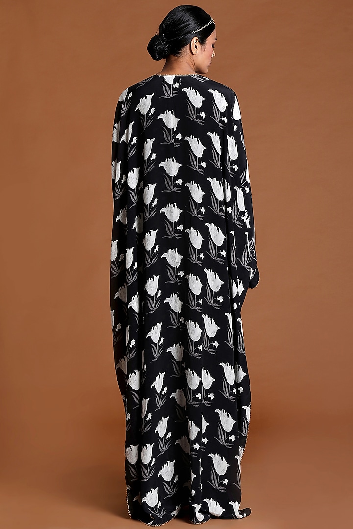 Black Embroidered Cape Set by Masaba at Pernia's Pop Up Shop