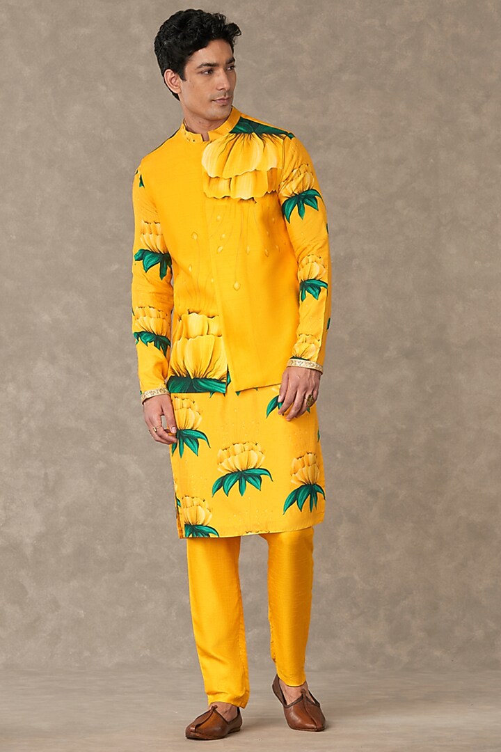 Mustard Raw Silk Digital Printed Bundi Jacket Set by Masaba Men at Pernia's Pop Up Shop
