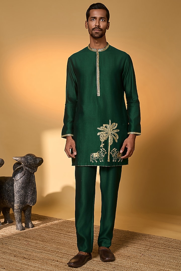 Green Chanderi Tropical Nandi Printed Kurta Set by Masaba Men at Pernia's Pop Up Shop