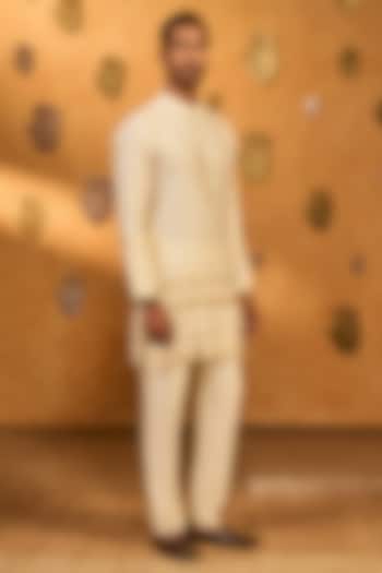 Ivory Zari Foil Printed Kurta Set by Masaba Men at Pernia's Pop Up Shop