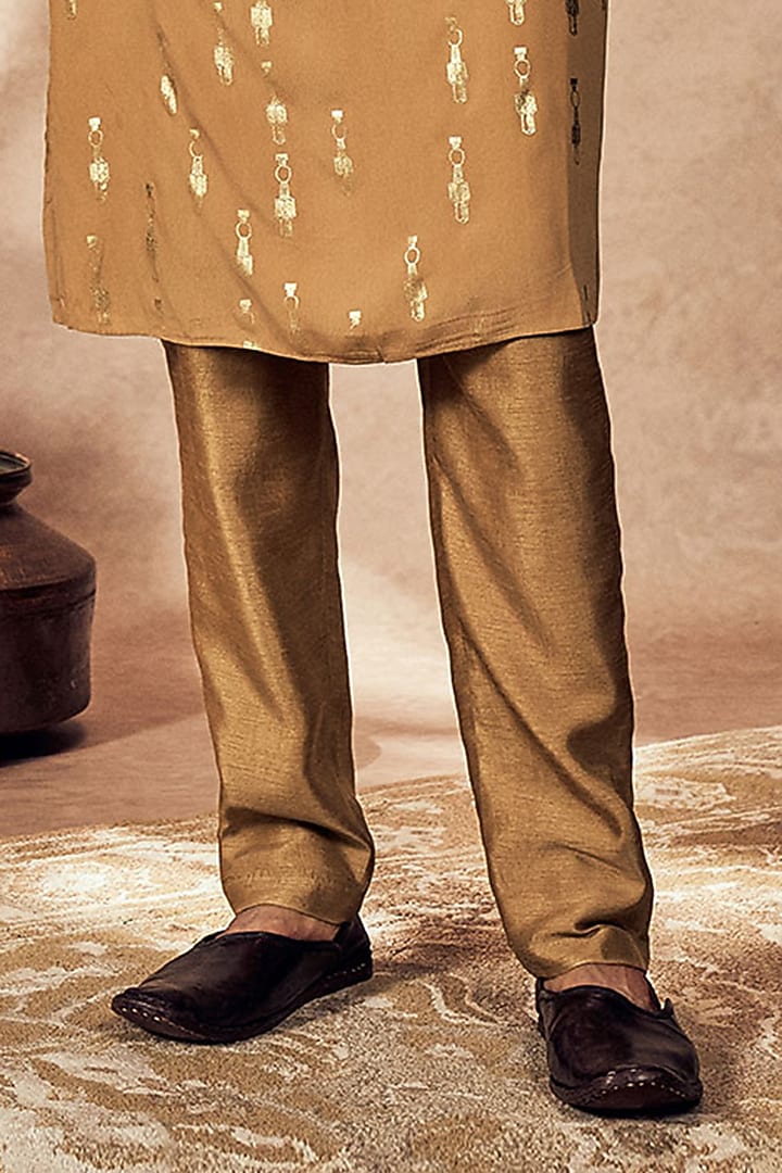 Beige Crepe Silk Tribal Pillar Foil Printed Kurta Set by Masaba Men at Pernia's Pop Up Shop