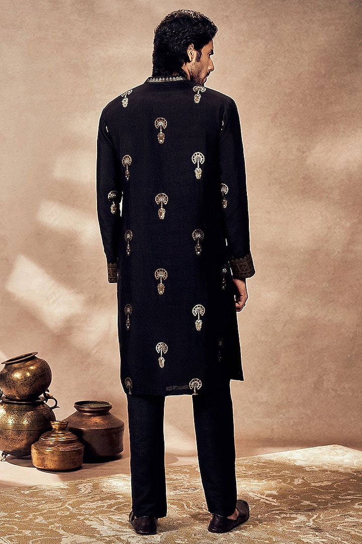 Black Jacquard Silk Kurta by Masaba Men at Pernia's Pop Up Shop