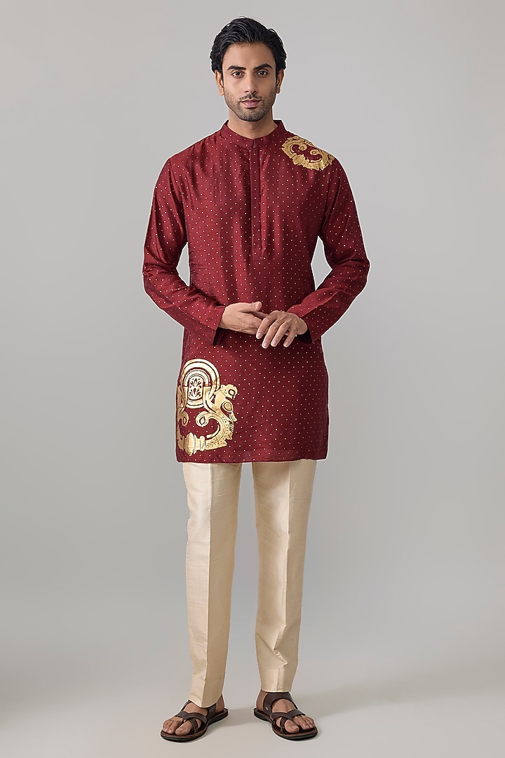 Maroon Viscose Slub Kurta by Masaba Men at Pernia's Pop Up Shop
