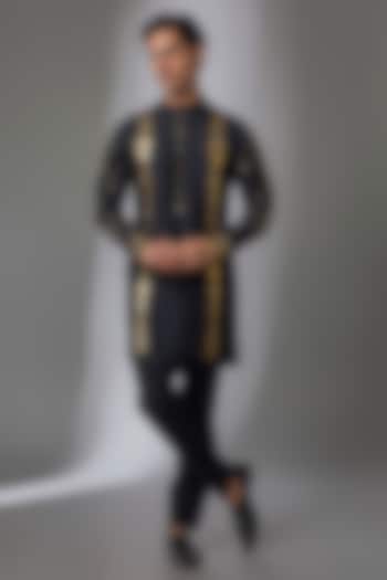 Black Viscose Crepe Kurta by Masaba Men at Pernia's Pop Up Shop
