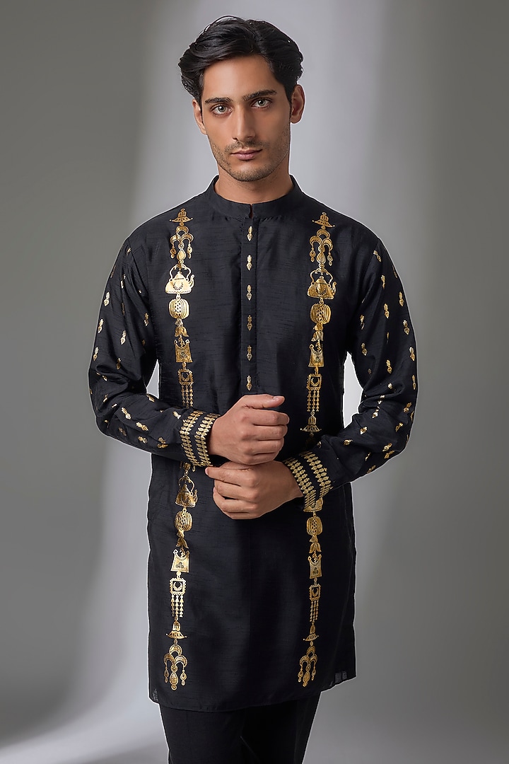 Black Viscose Crepe Kurta by Masaba Men at Pernia's Pop Up Shop