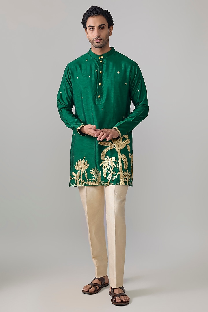 Emerald Green Viscose Slub Kurta by Masaba Men at Pernia's Pop Up Shop