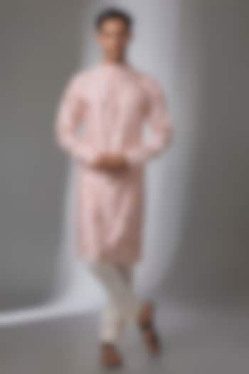 Pink Viscose Crepe Kurta by Masaba Men at Pernia's Pop Up Shop