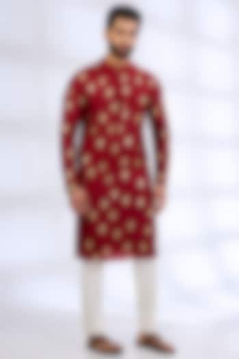 Maroon Viscose Crepe Kurta by Masaba Men at Pernia's Pop Up Shop