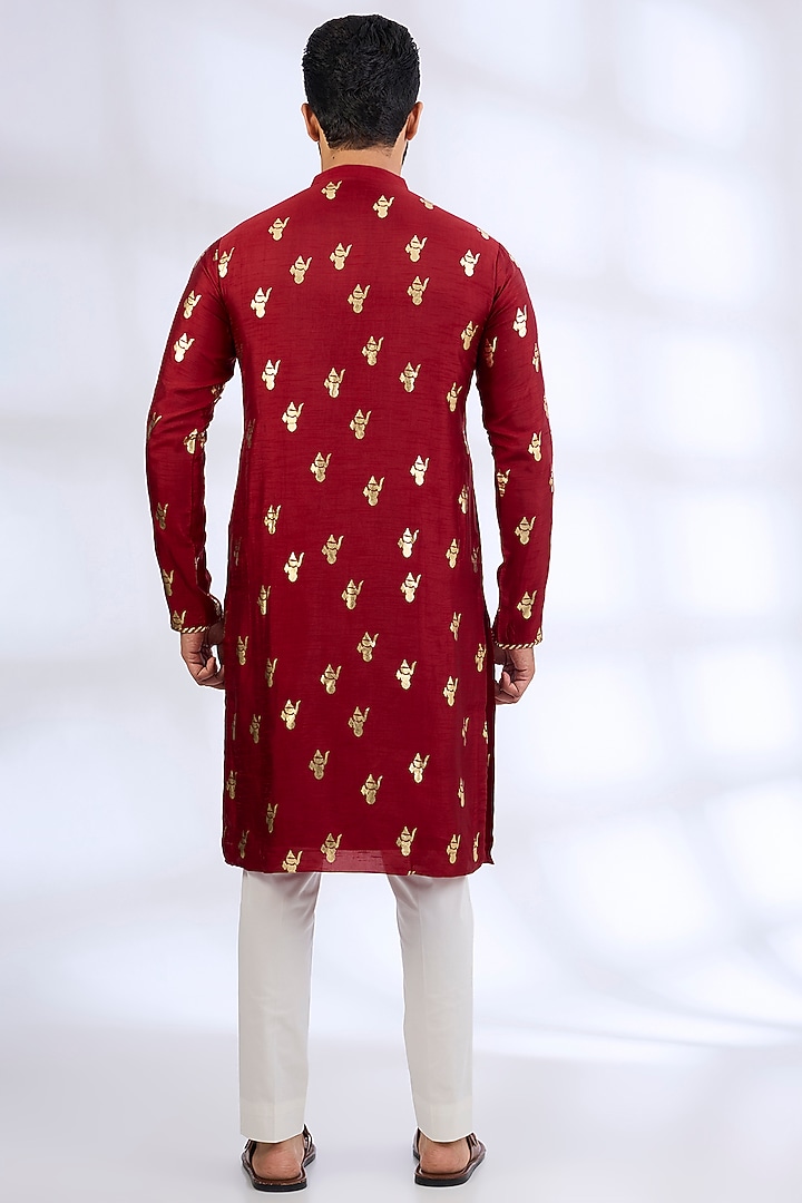 Maroon Viscose Crepe Kurta by Masaba Men at Pernia's Pop Up Shop