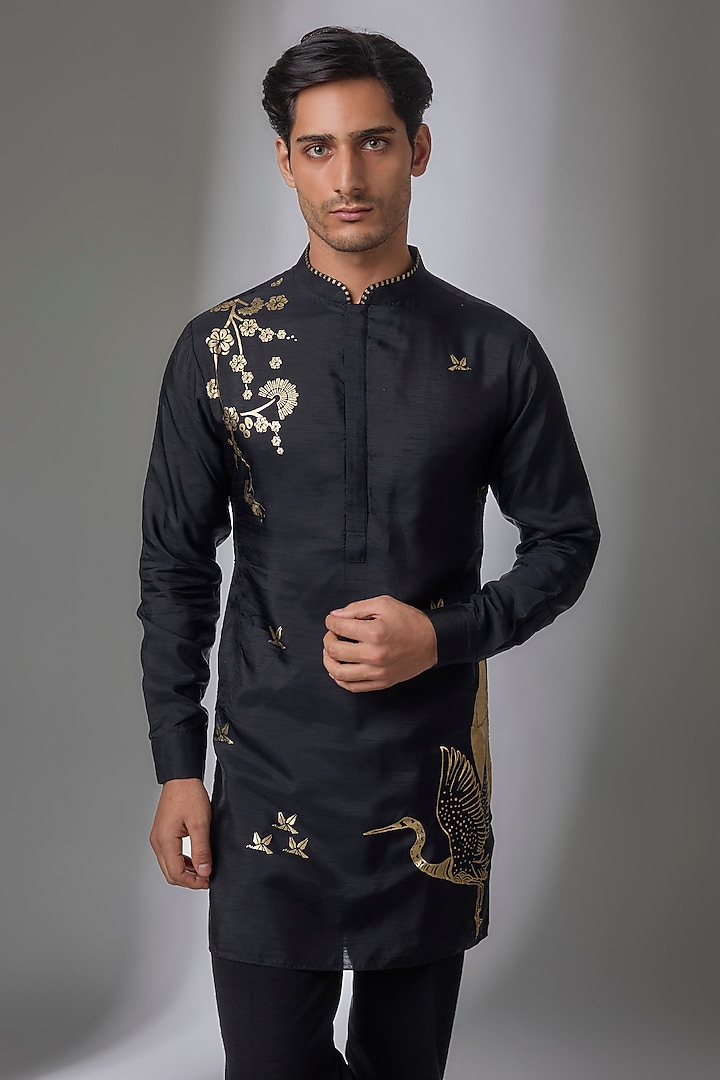 Black Viscose Crepe Kurta by Masaba Men at Pernia's Pop Up Shop