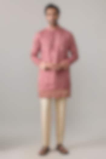 Onion Pink Viscose Slub Kurta by Masaba Men at Pernia's Pop Up Shop