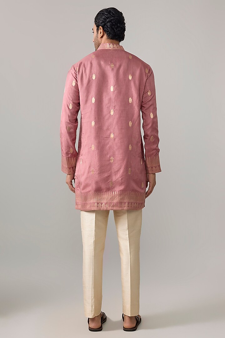 Onion Pink Viscose Slub Kurta by Masaba Men at Pernia's Pop Up Shop