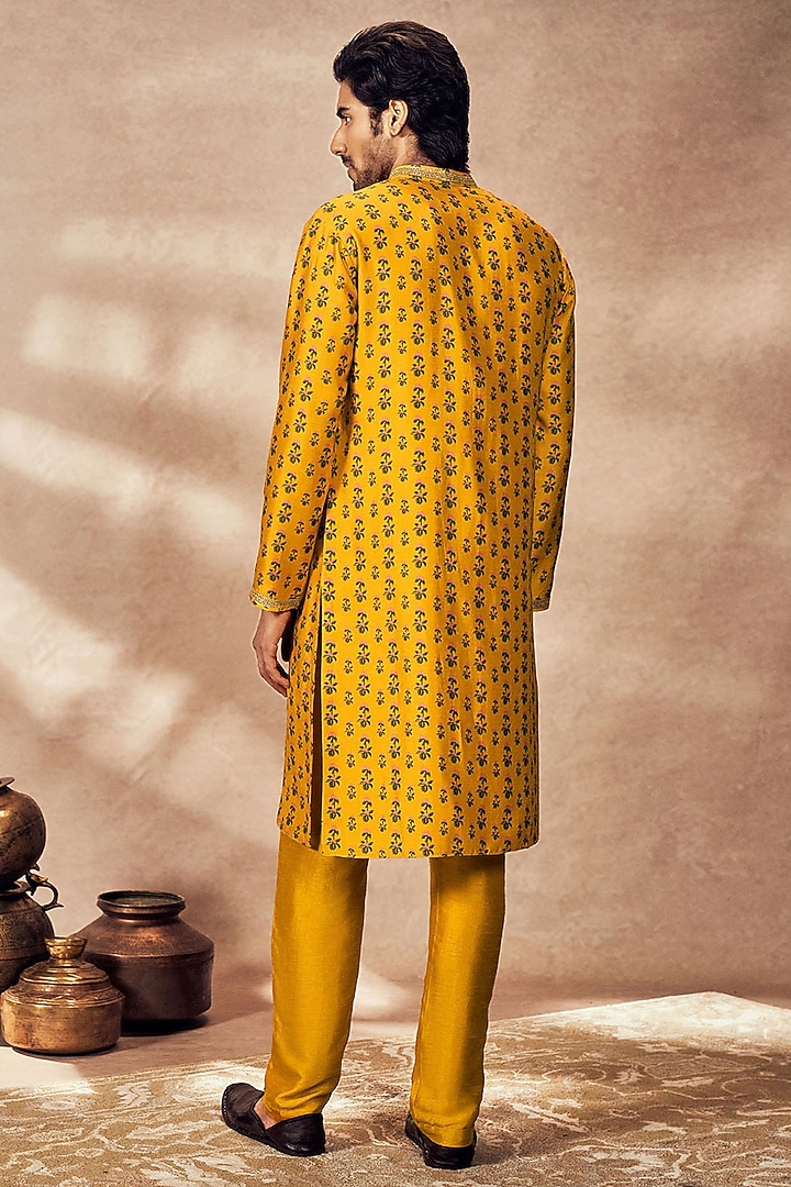 Yellow Pixie Dust Raw Silk Digital Printed Kurta Set by Masaba Men at Pernia's Pop Up Shop