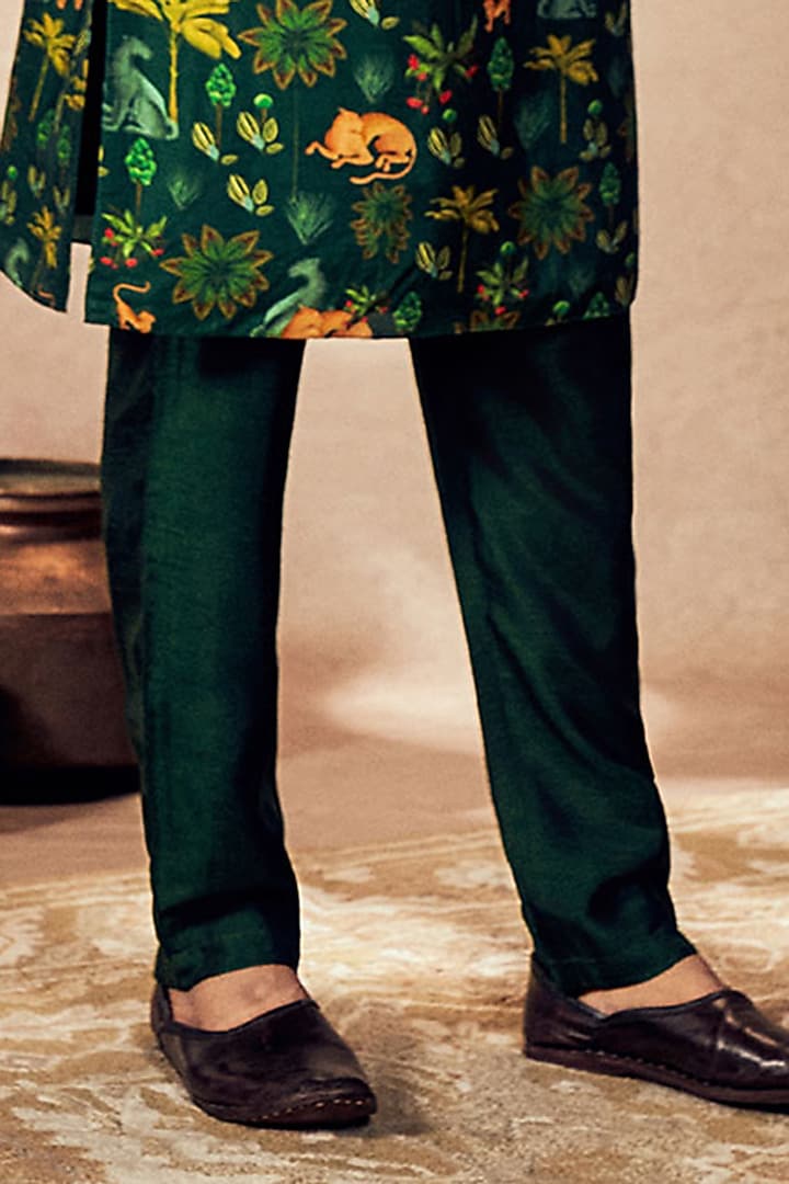 Green Tropical Rhapsody Raw Silk Digital Printed Kurta Set by Masaba Men at Pernia's Pop Up Shop
