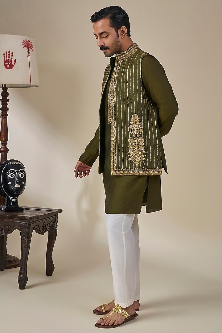 Green Silk Embroidered Bundi Jacket Set by Masaba Men at Pernia's Pop Up Shop