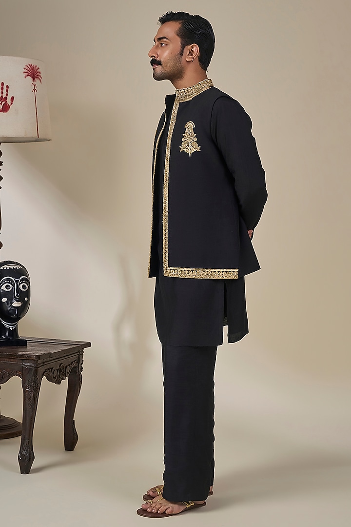 Black Silk Embroidered Bundi Jacket Set by Masaba Men at Pernia's Pop Up Shop