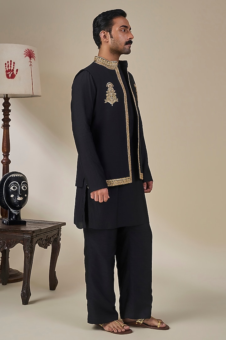 Black Silk Embroidered Bundi Jacket Set by Masaba Men at Pernia's Pop Up Shop