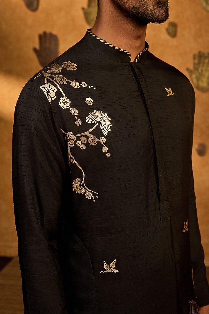 Black Raw Silk Foil Printed Kurta Set by Masaba Men at Pernia's Pop Up Shop