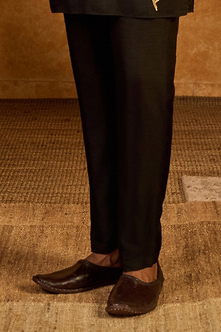 Black Raw Silk Foil Printed Kurta Set by Masaba Men at Pernia's Pop Up Shop