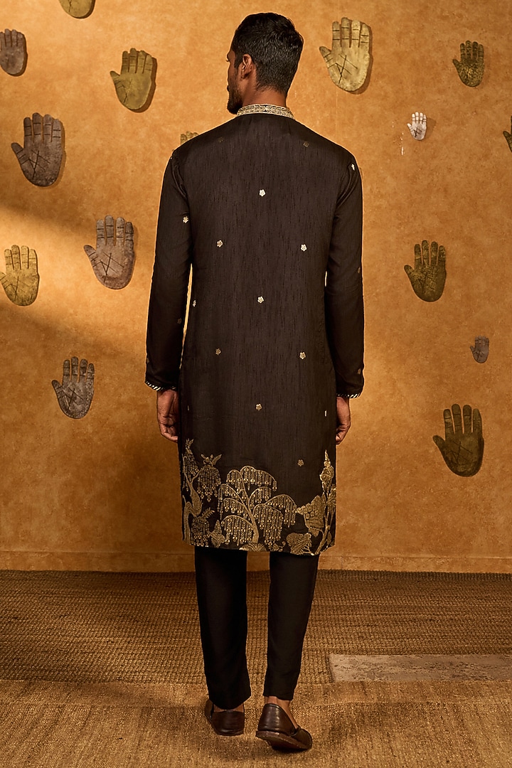 Black Jacquard Embroidered Kurta Set by Masaba Men at Pernia's Pop Up Shop
