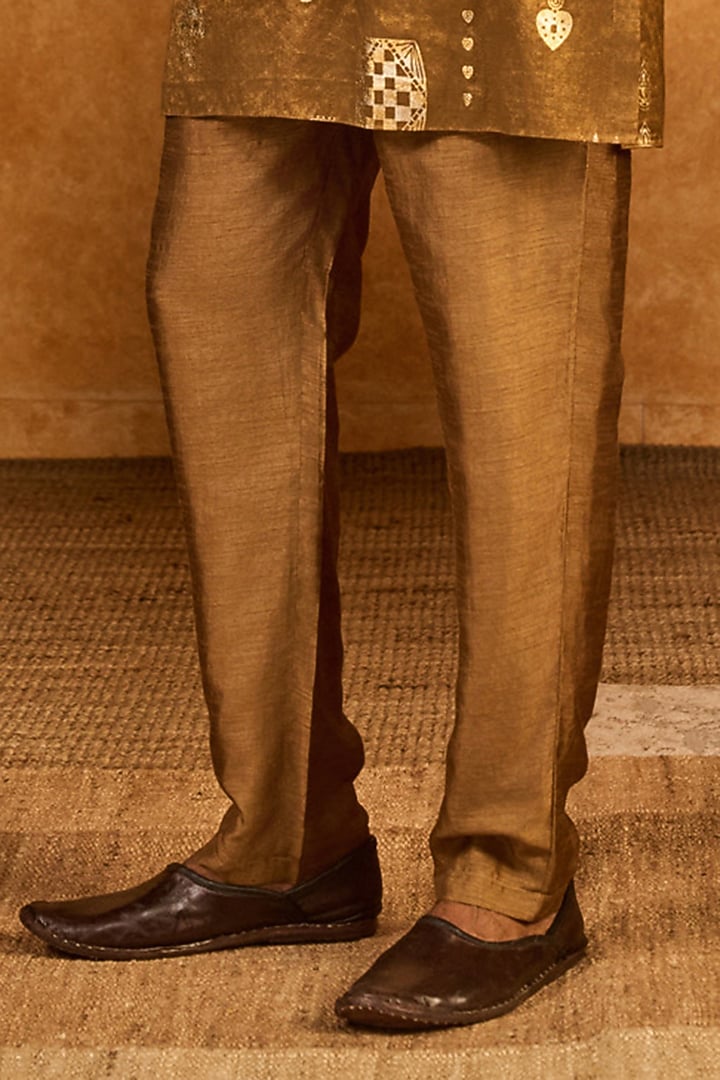 Mocha Brown Tissue Foil Printed Kurta Set by Masaba Men at Pernia's Pop Up Shop