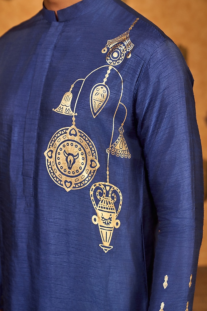 Sapphire Blue Raw Silk Foil Printed Kurta Set by Masaba Men at Pernia's Pop Up Shop