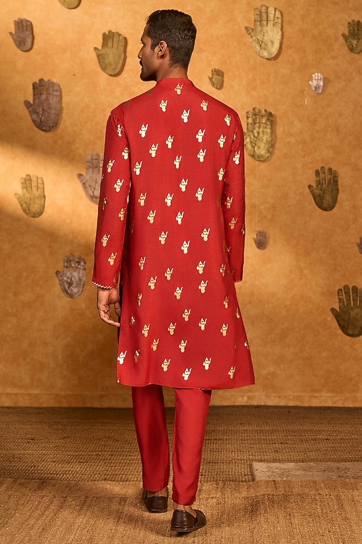 Red Raw Silk Foil Printed Kurta Set by Masaba Men at Pernia's Pop Up Shop