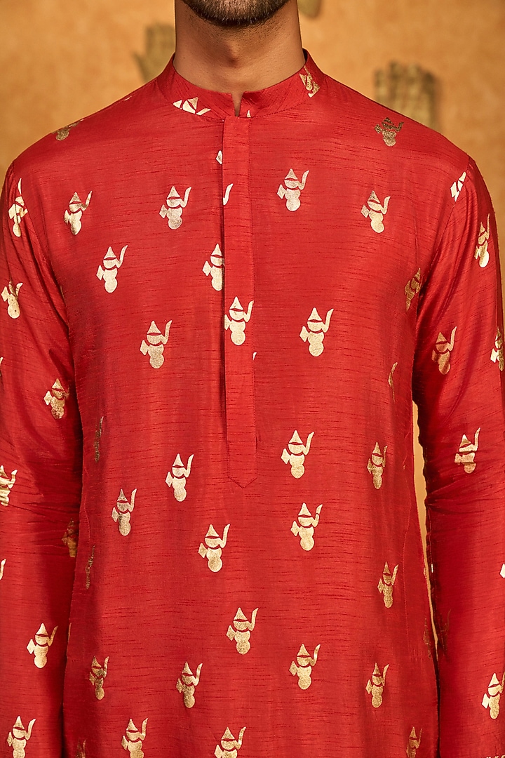 Red Raw Silk Foil Printed Kurta Set by Masaba Men at Pernia's Pop Up Shop