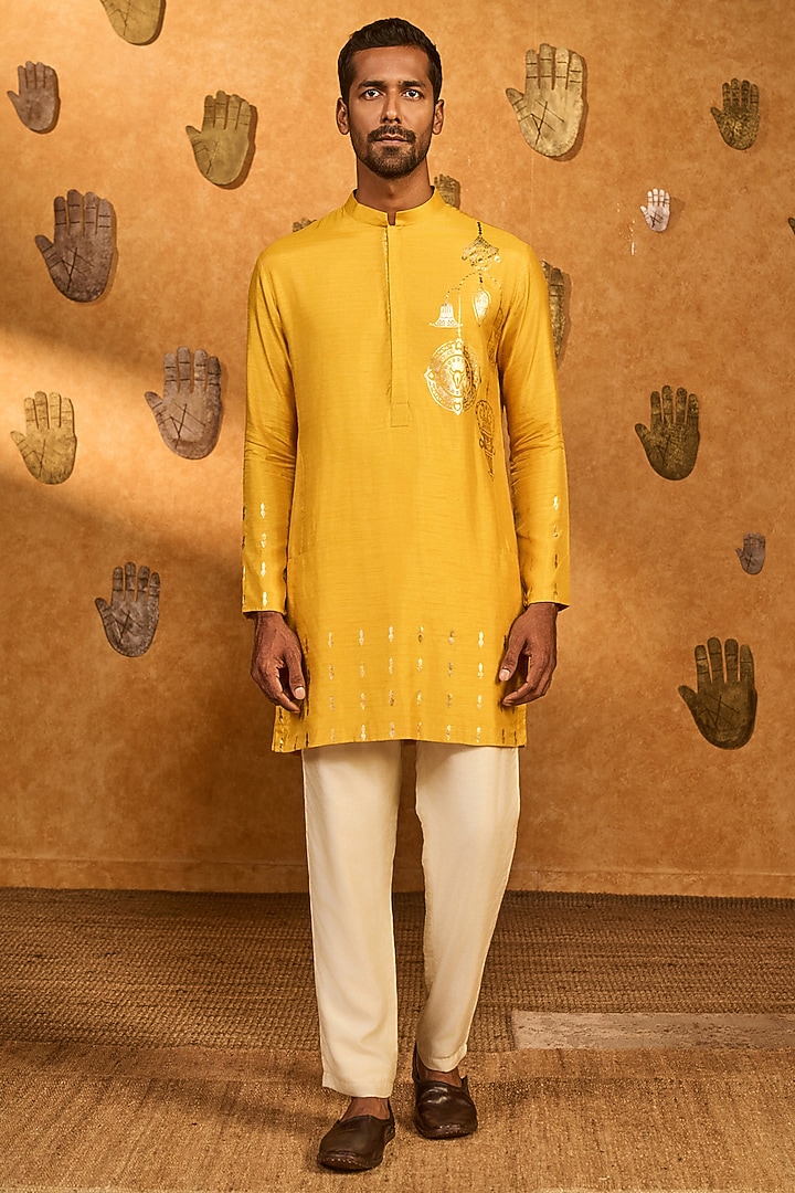 Ochre Yellow Raw Silk Foil Printed Kurta Set by Masaba Men at Pernia's Pop Up Shop