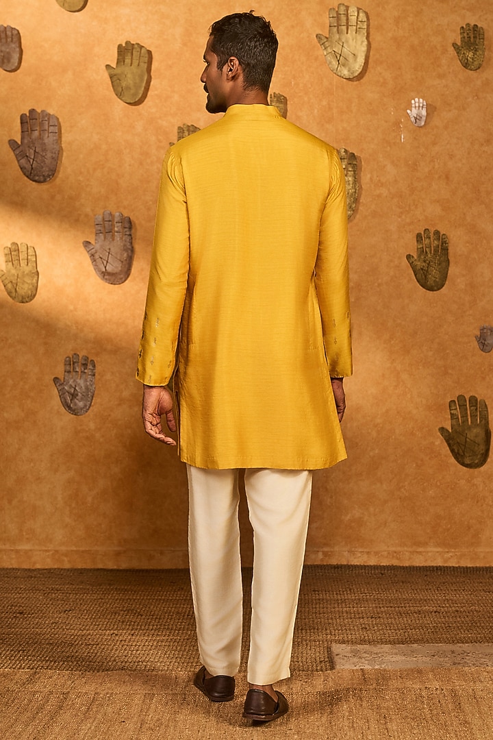 Ochre Yellow Raw Silk Foil Printed Kurta Set by Masaba Men at Pernia's Pop Up Shop