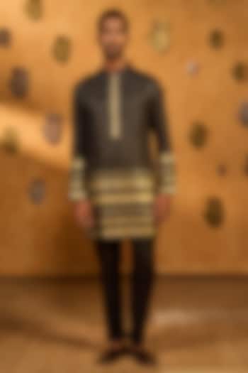 Black Zari Foil Printed Kurta Set by Masaba Men at Pernia's Pop Up Shop