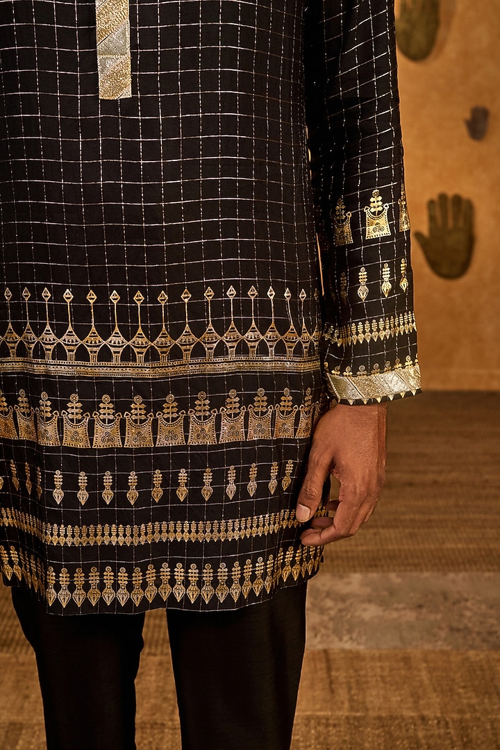 Black Zari Foil Printed Kurta Set by Masaba Men at Pernia's Pop Up Shop