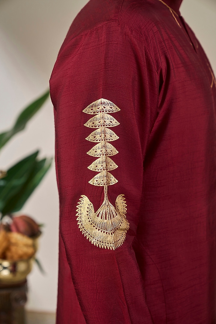 Maroon Viscose Slub Foil Printed & Sequins Embroidered Bundi Jacket Set by Masaba Men at Pernia's Pop Up Shop