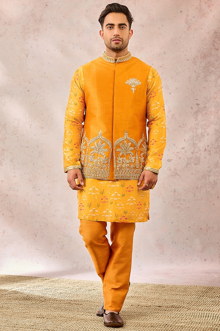 Mustard Heavy Raw Silk Dabka Embroidered Bundi Set by Masaba Men at Pernia's Pop Up Shop