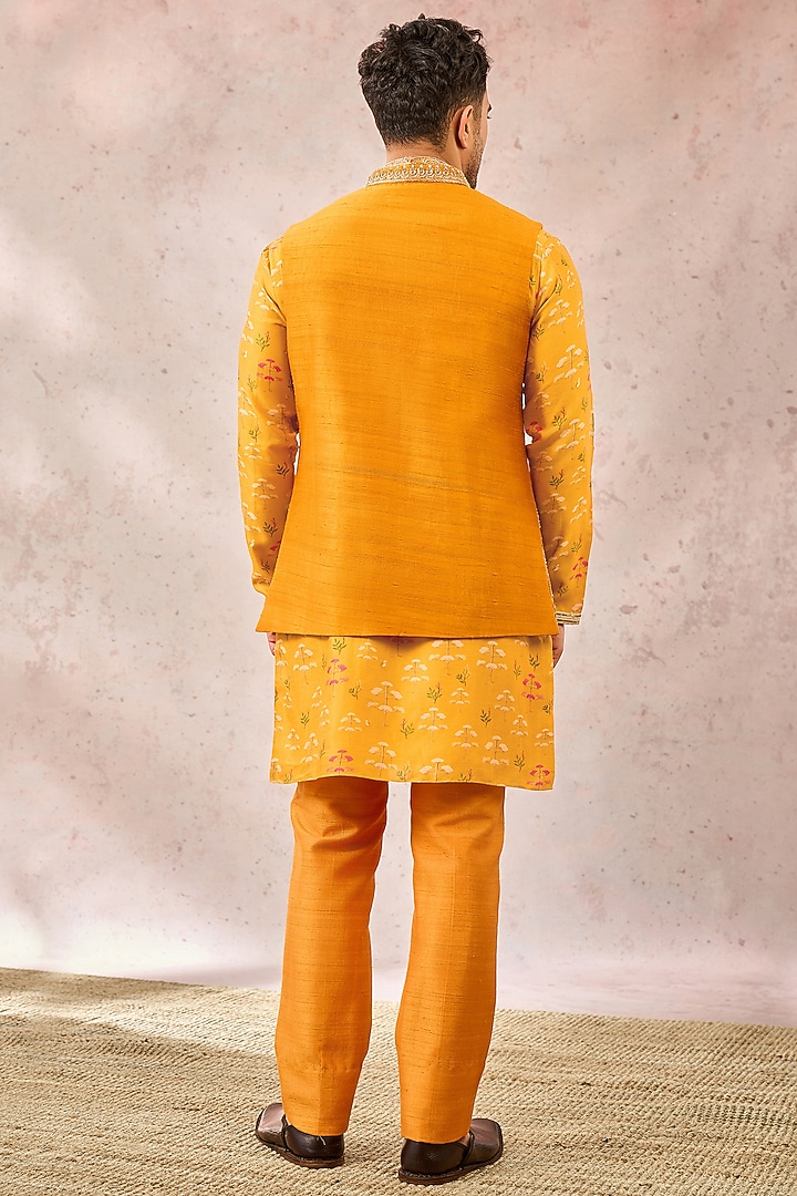 Mustard Heavy Raw Silk Dabka Embroidered Bundi Set by Masaba Men at Pernia's Pop Up Shop