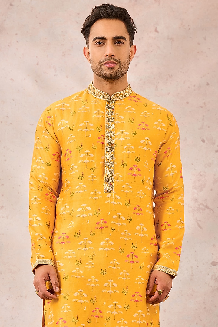 Mustard Heavy Raw Silk Dabka Embroidered Bundi Set by Masaba Men at Pernia's Pop Up Shop