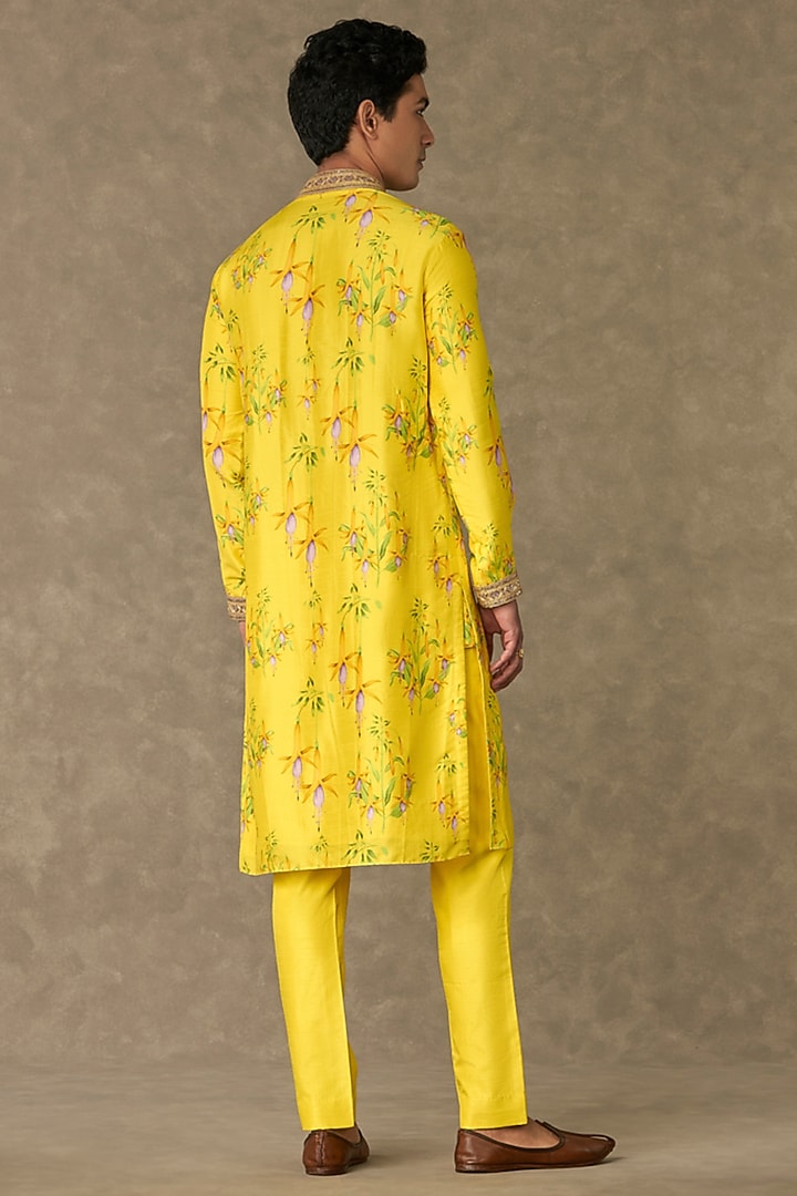 Lemon Yellow Raw Silk Printed Kurta Set by Masaba Men at Pernia's Pop Up Shop