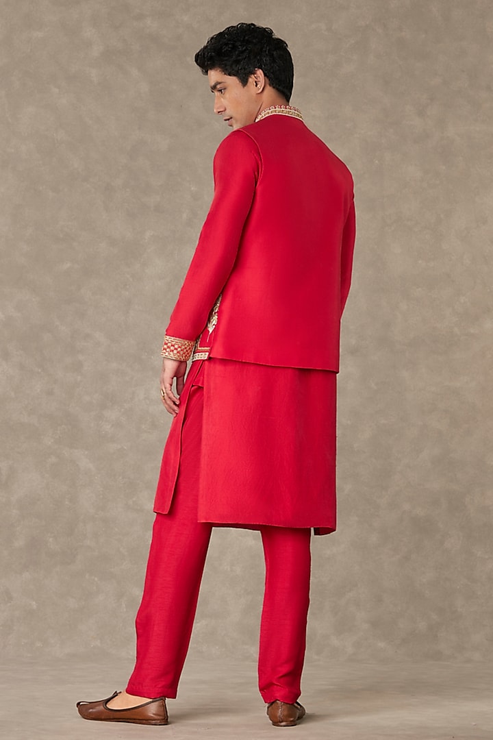 Red Dupion Silk Embroidered Bundi Jacket Set by Masaba Men at Pernia's Pop Up Shop