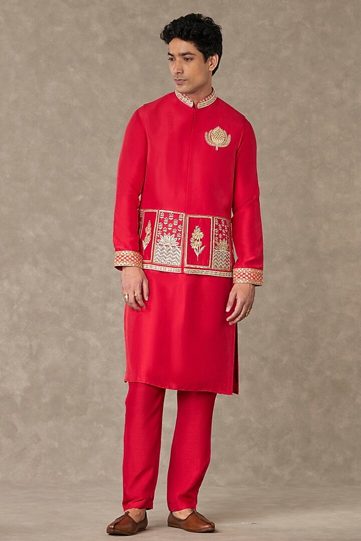 Red Dupion Silk Embroidered Bundi Jacket Set by Masaba Men at Pernia's Pop Up Shop