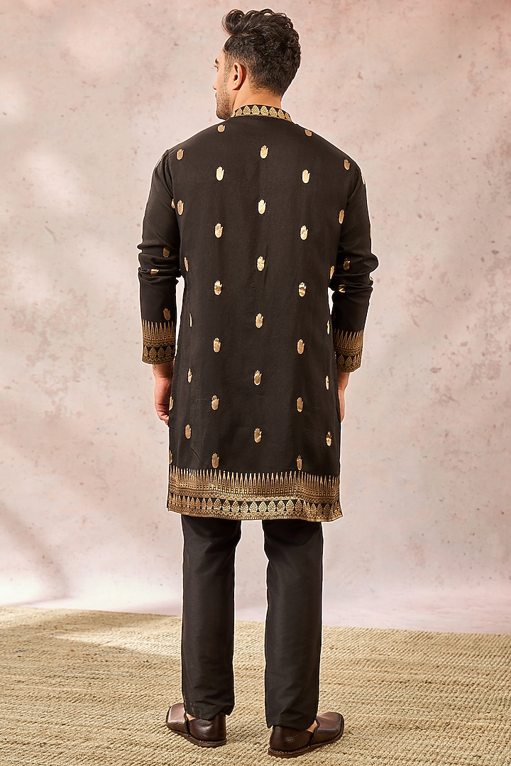 Black Jacquard Silk Embroidered Kurta by Masaba Men at Pernia's Pop Up Shop