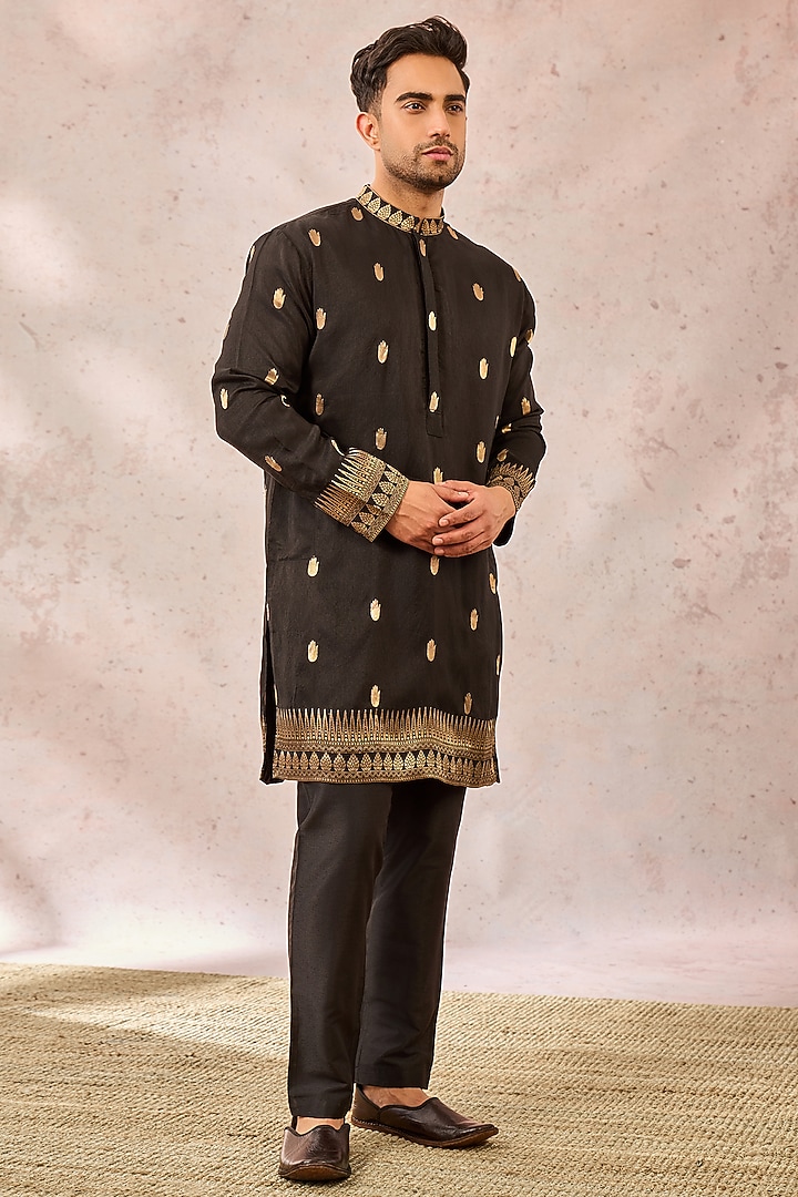Black Jacquard Silk Embroidered Kurta by Masaba Men at Pernia's Pop Up Shop