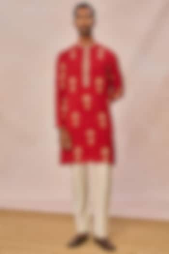 Red Raw Silk Foil Printed Kurta Set by Masaba Men at Pernia's Pop Up Shop