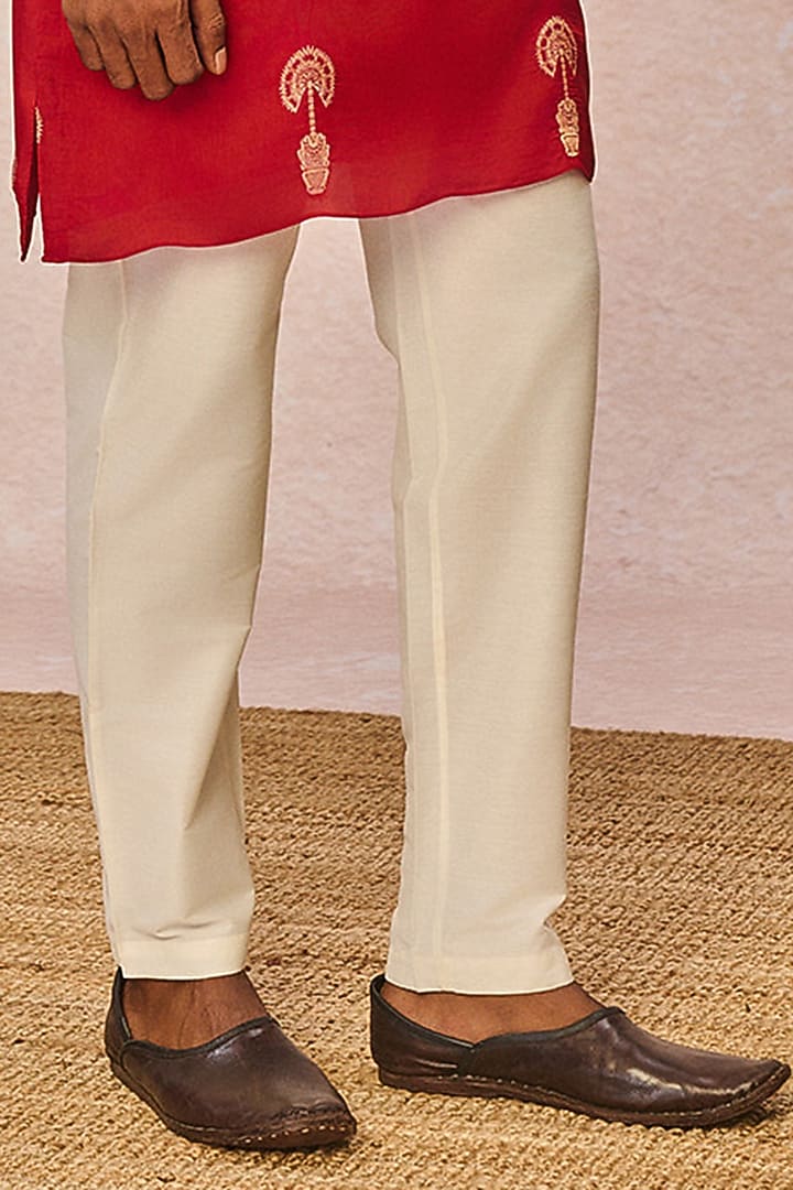 Red Raw Silk Foil Printed Kurta Set by Masaba Men at Pernia's Pop Up Shop